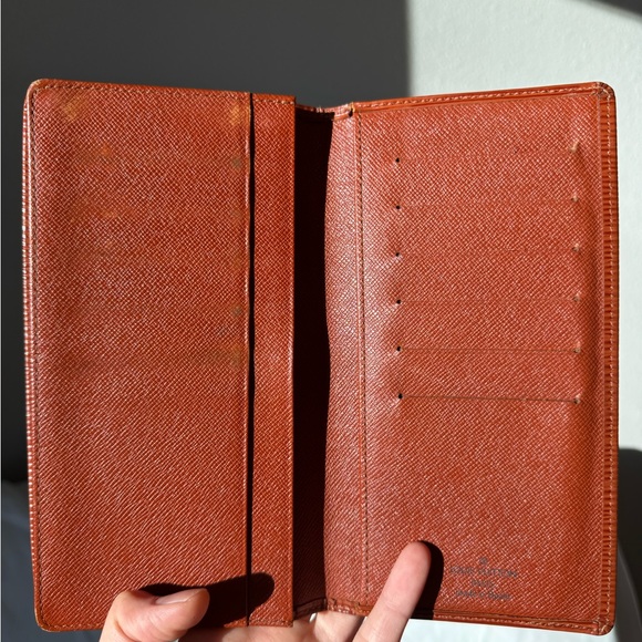 Authentic Louis Vuitton Epi Checkbook Bifold - Picture 3 of 9